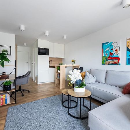 Wrzeciono 12 - Piekny Apartament Obok Szpitala Bielanskiego Oraz Awf, Bezplatna Strefa Parkowania - 400M Do Stacji Metra - Good Apartments Βαρσοβία Εξωτερικό φωτογραφία