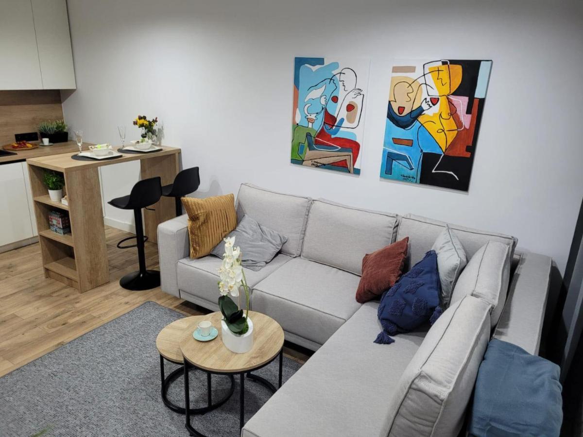 Wrzeciono 12 - Piekny Apartament Obok Szpitala Bielanskiego Oraz Awf, Bezplatna Strefa Parkowania - 400M Do Stacji Metra - Good Apartments Βαρσοβία Εξωτερικό φωτογραφία
