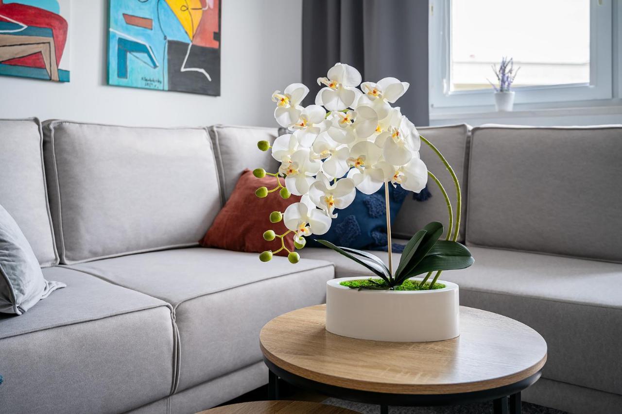 Wrzeciono 12 - Piekny Apartament Obok Szpitala Bielanskiego Oraz Awf, Bezplatna Strefa Parkowania - 400M Do Stacji Metra - Good Apartments Βαρσοβία Εξωτερικό φωτογραφία