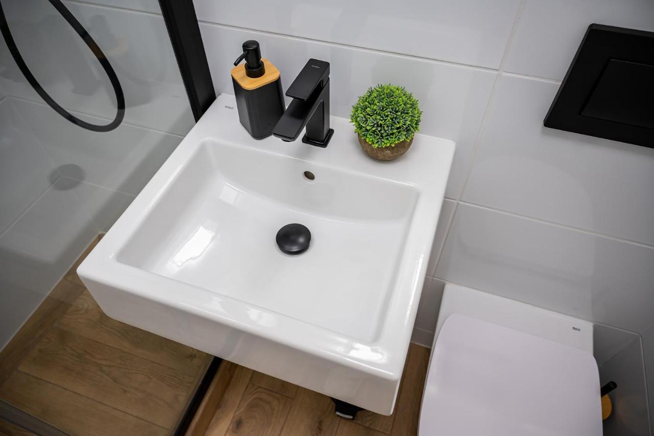 Wrzeciono 12 - Piekny Apartament Obok Szpitala Bielanskiego Oraz Awf, Bezplatna Strefa Parkowania - 400M Do Stacji Metra - Good Apartments Βαρσοβία Εξωτερικό φωτογραφία